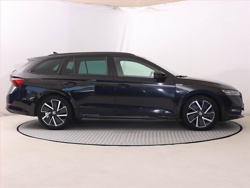 Škoda Octavia (2023) Sportline 2.0 TDI - fotka 6 z 28