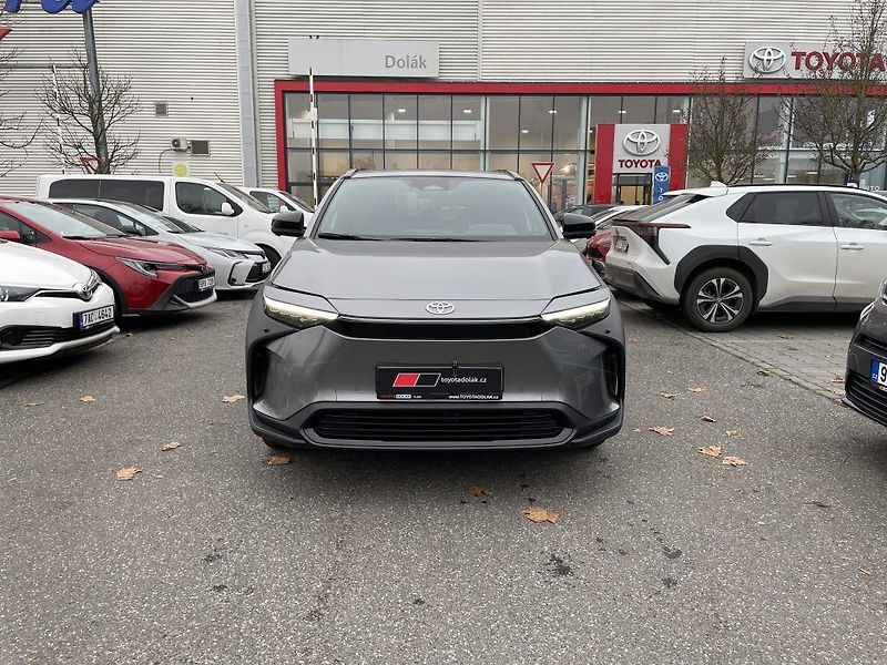 Toyota bZ4X Electric 2x4 150kW 204k - fotka 10 z 34