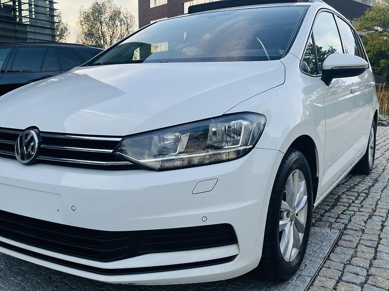 Volkswagen Touran 1.6TDI MANUÁL SERVISKA TAŽNÉ - fotka 43 z 44