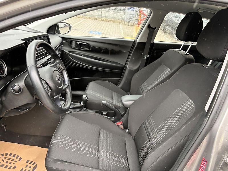 Hyundai i20 1.2i 62kW COMFORT REZERVACE - fotka 11 z 28