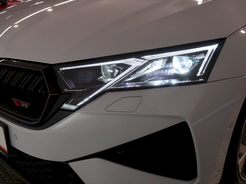 Škoda Octavia (2026) RS 2.0TSI 195KW DSG TAŽNÉ PANO - fotka 44 z 48