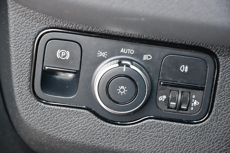 Mercedes-Benz Sprinter 317 CDi L Maxi velká výbava - fotka 16 z 44