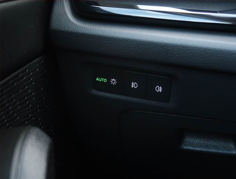 Škoda Octavia (2021) Ambition Plus 1.4 TSI iV - fotka 21 z 30