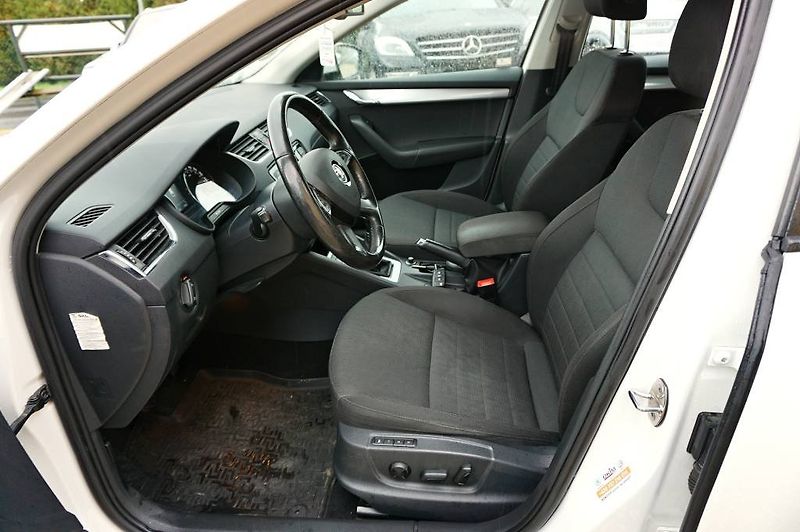 Škoda Octavia (2013) STYLE 2,0 TDI 110 kW - fotka 25 z 40