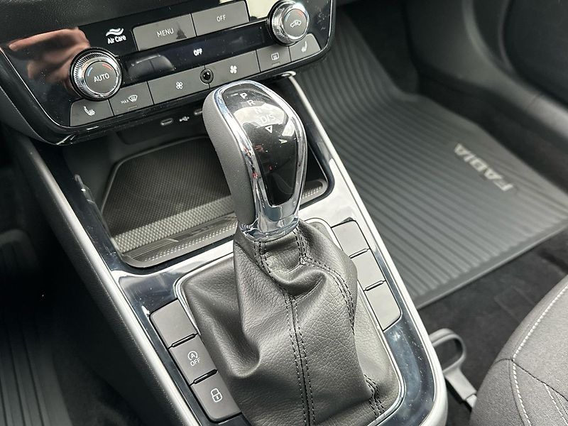 Škoda Fabia selection 1,0 TSI DSG - fotka 18 z 25