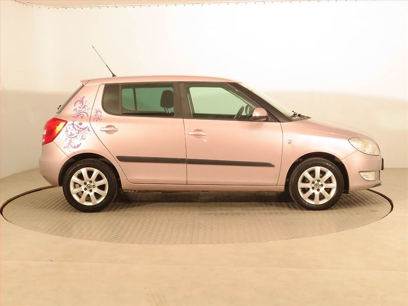 Škoda Fabia (2011) Ambiente 1.2 TSI, Serv.kniha - fotka 6 z 15