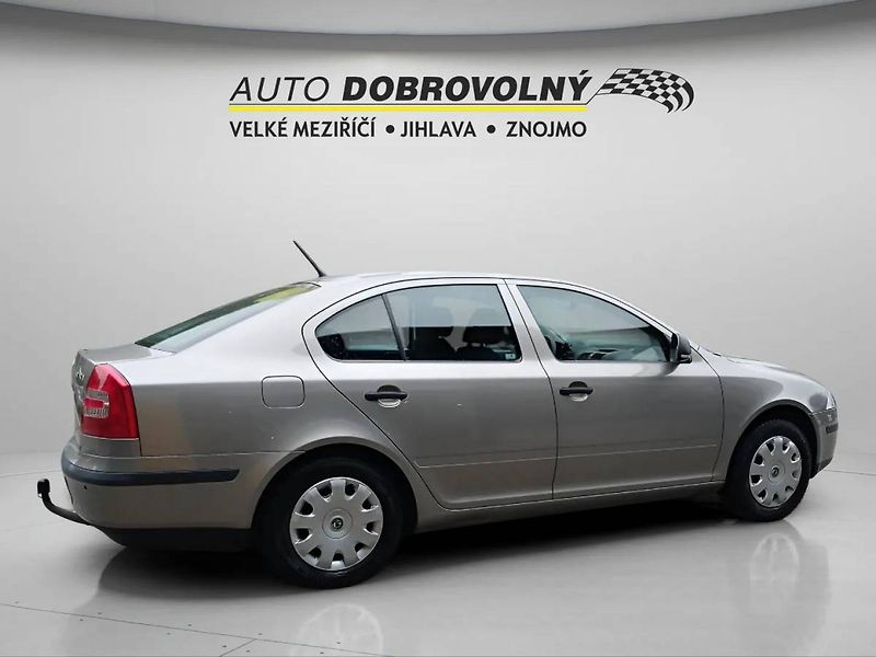 Škoda Octavia Tour 1.6MPI MT5 - fotka 7 z 33