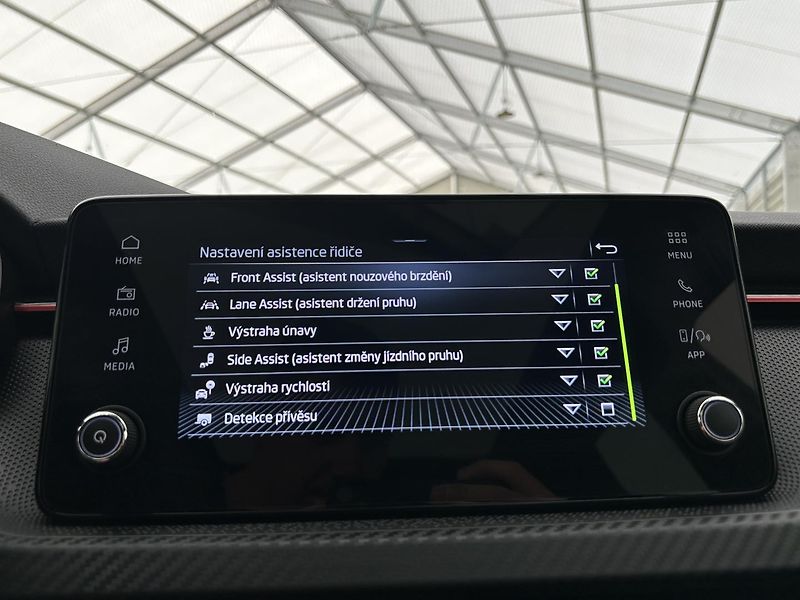 Škoda Kamiq 1.5 TSI Monte Carlo - fotka 10 z 30