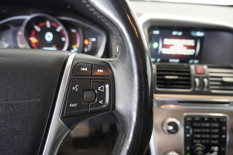 Volvo XC60 (2015) XC60  2,0 D4 AUTOMAT - fotka 19 z 30