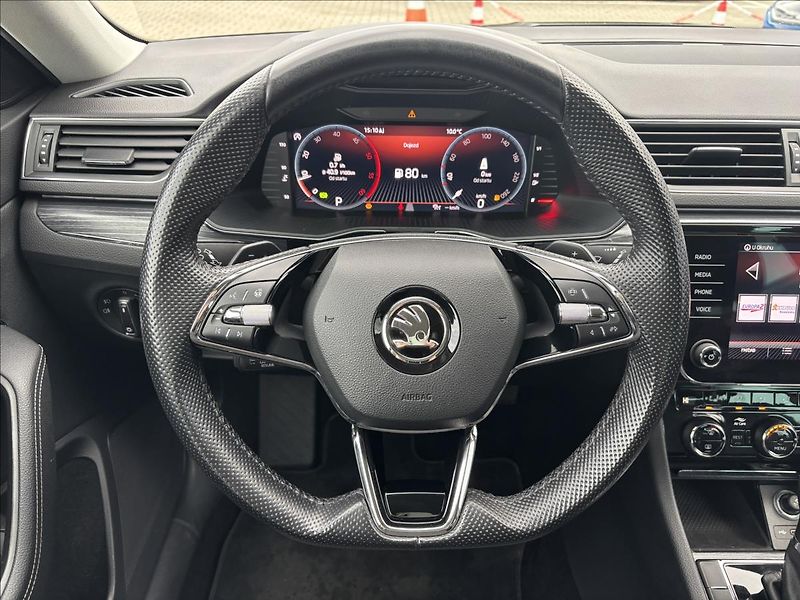 Škoda Superb 2,0 TDI 147kW Style 4x4 DSG - fotka 21 z 37