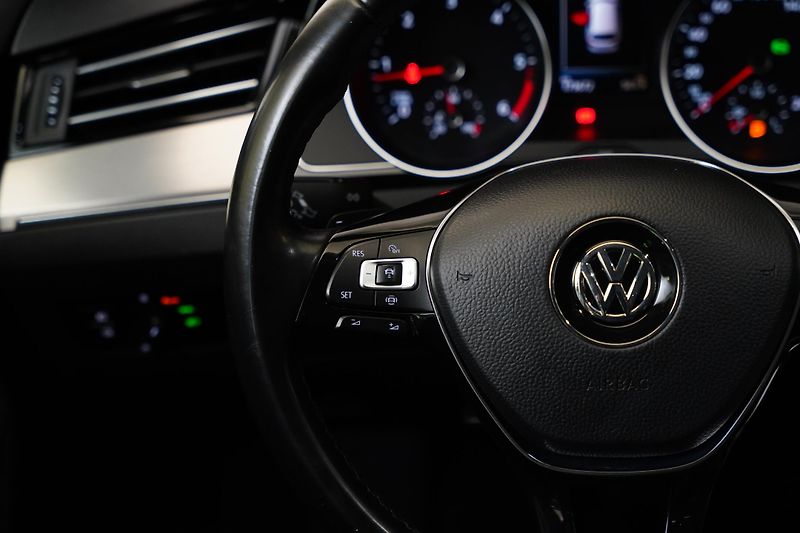 Volkswagen Passat - fotka 15 z 25