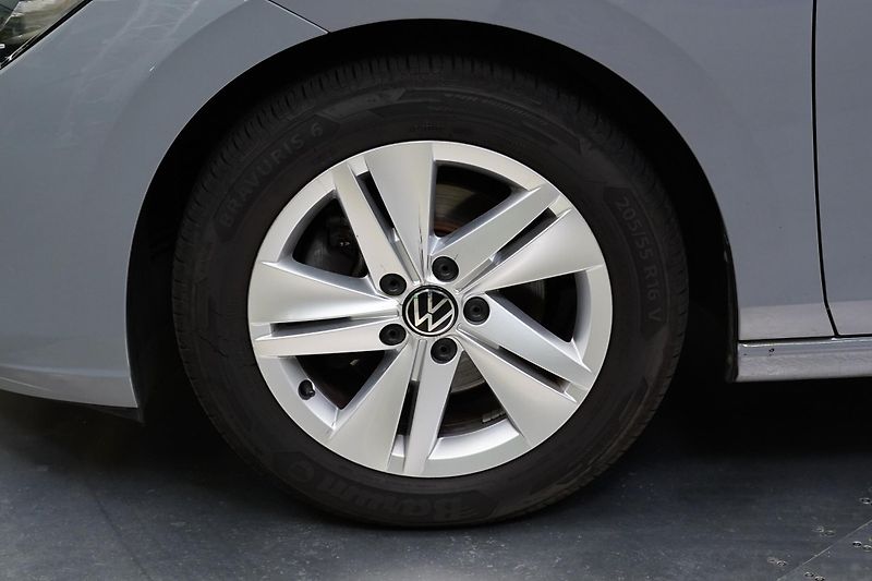 Volkswagen Golf - fotka 10 z 24