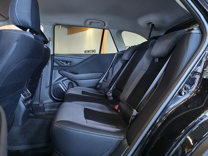 Subaru Outback 2.5i 4WD Active - fotka 9 z 14
