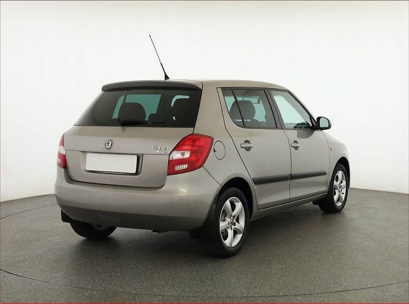 Škoda Fabia (2008) Sportline 1.2 12V, ČR,1.maj - fotka 5 z 15