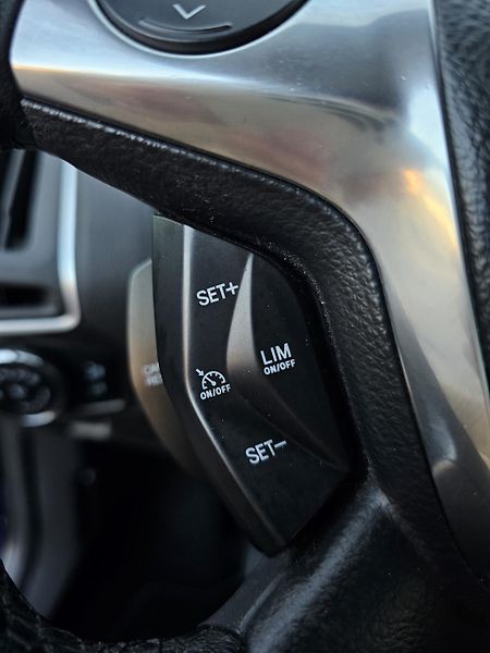 Ford Focus 1.0 92kW,VÝHŘEV,2xKOLA,SERVIS - fotka 31 z 64