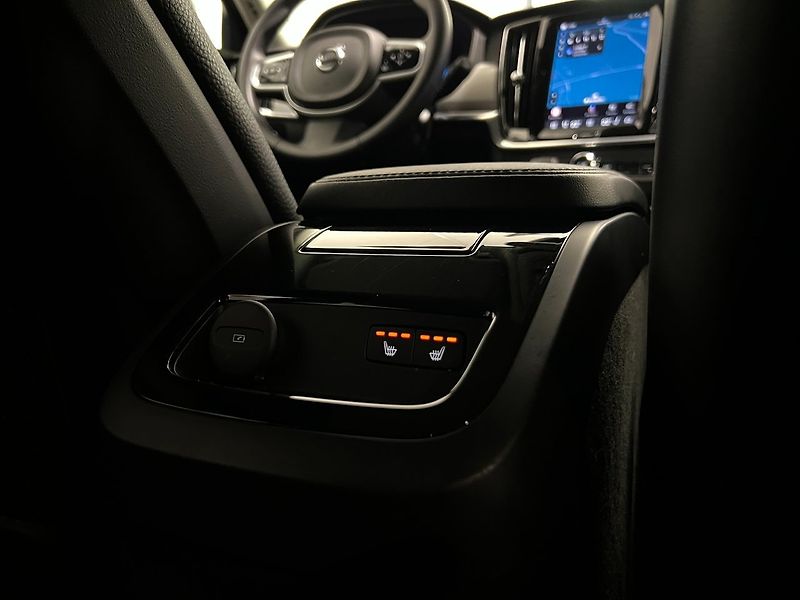 Volvo V90 Recharge T6 Core Kamera BLIS - fotka 10 z 23