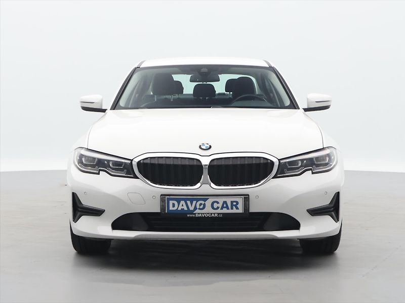 BMW Řada 3 2,0 320d 140 kW xDrive ADVANTA - fotka 2 z 34