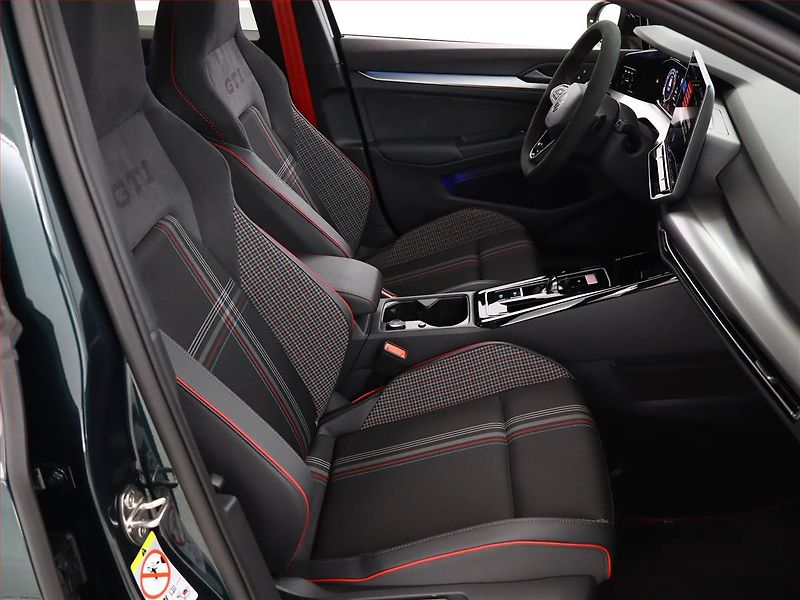 Volkswagen Golf (2026) 2.0 GTI Edition 50 - fotka 7 z 25