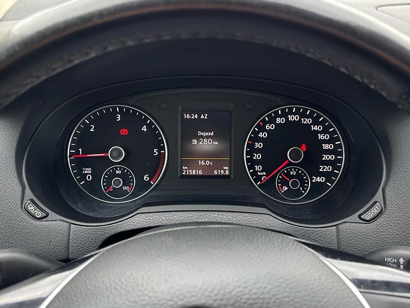 Volkswagen Sharan 4Motion, Highline - fotka 11 z 25