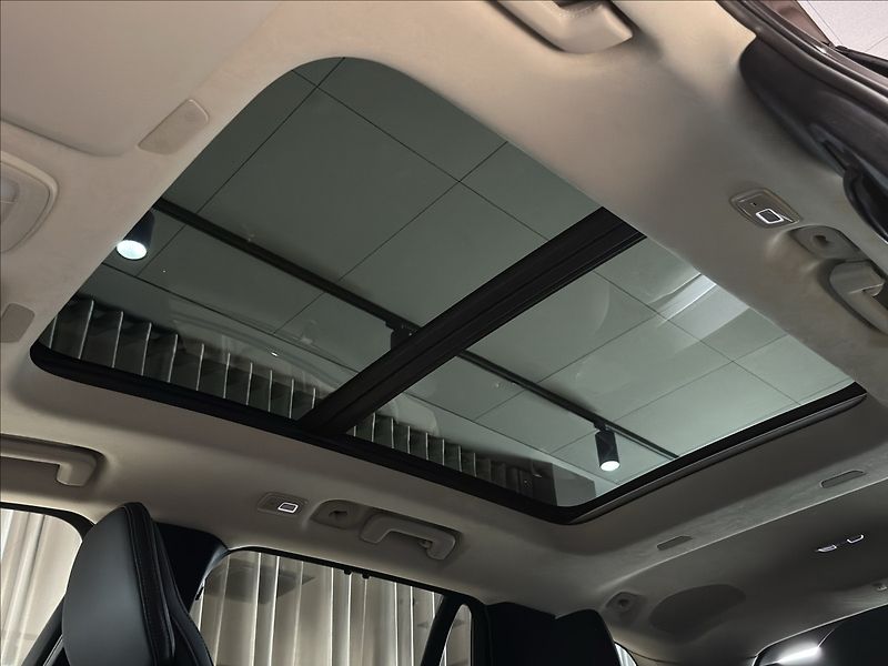 Volvo XC90 (2026) 2,0 T8  Ultra Dark - fotka 15 z 41