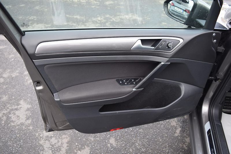 Volkswagen Golf Variant (2016) 1.4TSI 110kw COMFORTLINE TAŽNÉ - fotka 21 z 45
