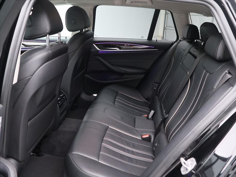 BMW Řada 5 2,0 520d Aut 140kW Luxury Line - fotka 14 z 32