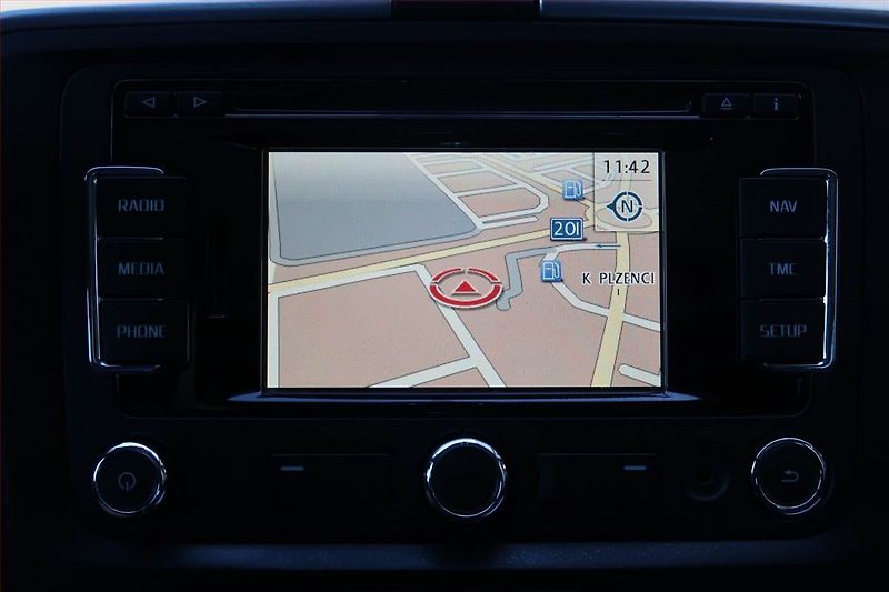 Škoda Superb (2014) 2.0 TDI, Navi, Xenony - fotka 13 z 19