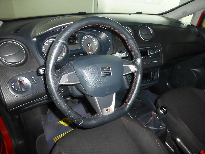 Seat Ibiza (2015) 1,2TSI*FR!!*XENON*PO ROZVODECH - fotka 12 z 25