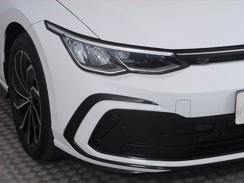 Volkswagen Golf (2023) R-Line 2.0 TDI, Automat - fotka 16 z 28