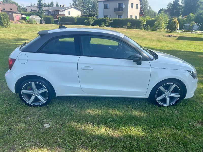 Audi A1 1.2TFSI 63KW,KůŽE,NAVI,2xALU - fotka 8 z 40
