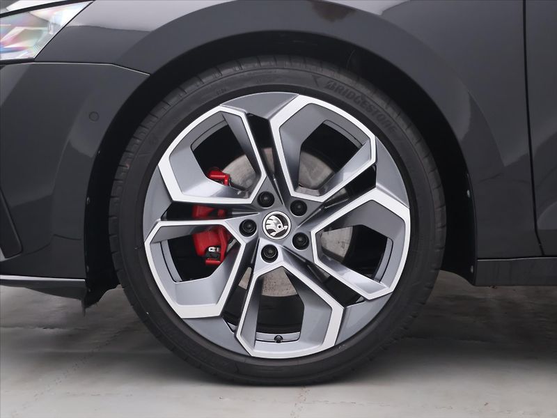 Škoda Octavia RS 2,0 TDI  147kW DSG 1.Maj. D - fotka 38 z 45
