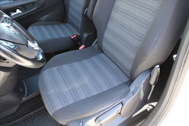 Opel Combo 1,2 T  ČR,1.MAJ,DPH,AUTOMAT - fotka 25 z 31