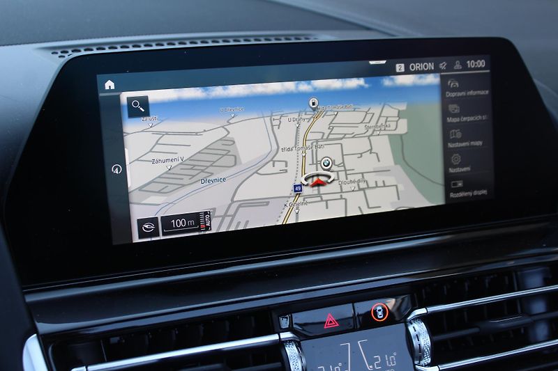 BMW Řada 8 840i xDrive Convertible - fotka 19 z 27