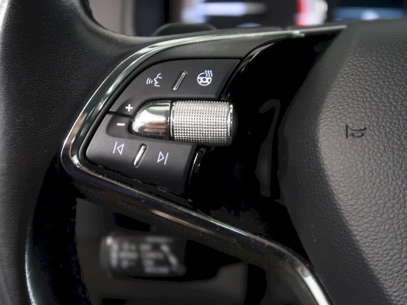 Škoda Karoq (2021) STYLE 1.5TSI 110KW DSG TAŽNÉ - fotka 19 z 40
