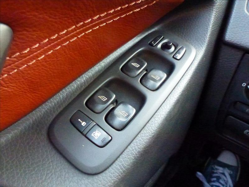 Volvo XC90 2,4 D5 4x4 Nové rozvody Odpoče - fotka 33 z 53