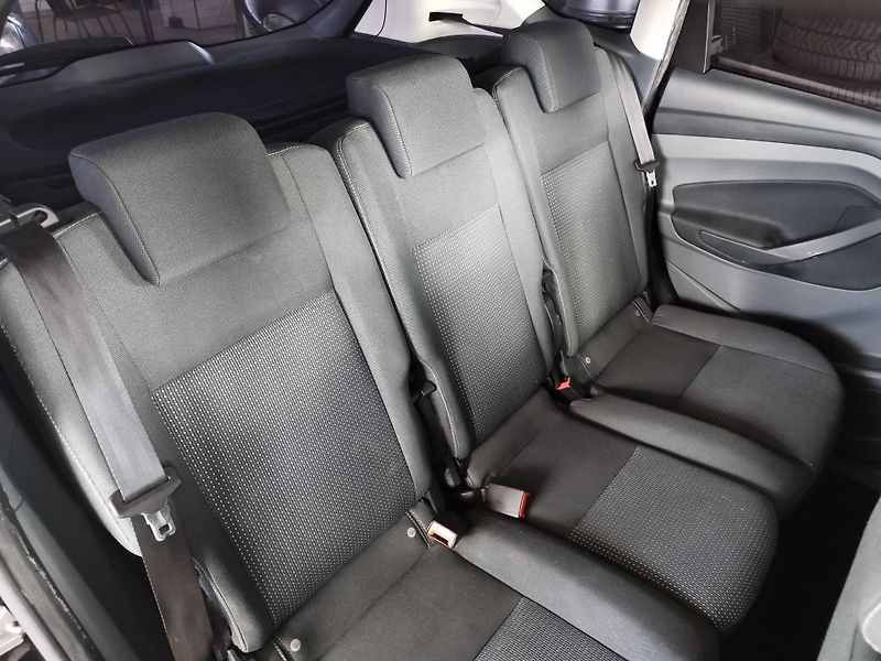 Ford C-MAX (2013) 1,6I,92KW,AUT.KLIMA,NOVÁ STK - fotka 10 z 17