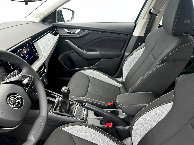 Škoda Scala (2024) 1.0 TSI 85kW MP6 Selection - fotka 24 z 33