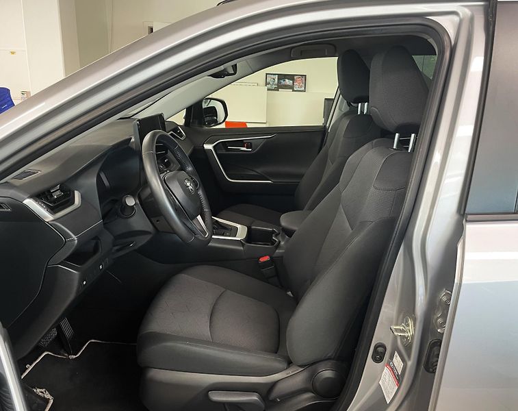 Toyota RAV4 2.5 Hybrid Comfort e-CVT, ČR - fotka 9 z 28