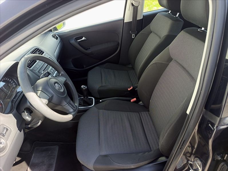 Volkswagen Polo 1,2 i Klimatizace - fotka 14 z 31