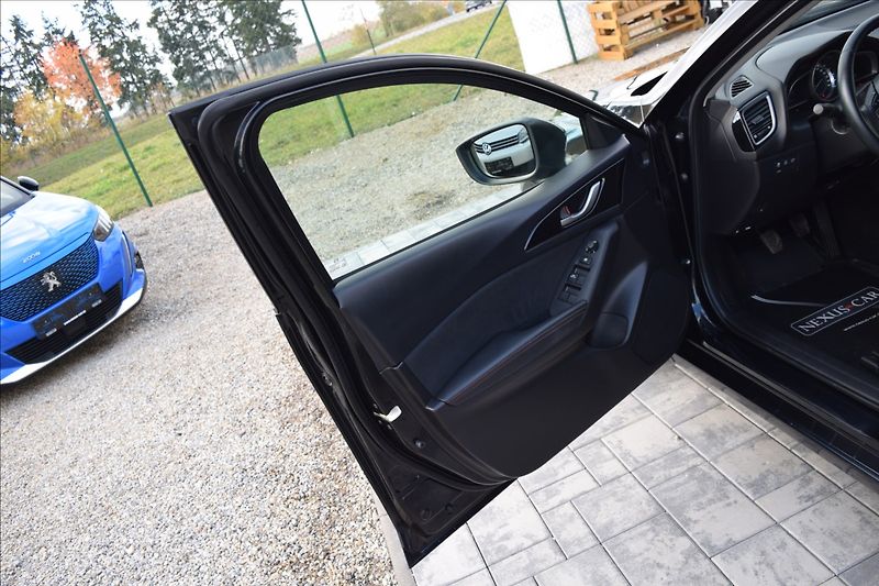 Mazda 3 2,0 SKYACTIV-G 88KW ALU NAVI - fotka 18 z 43