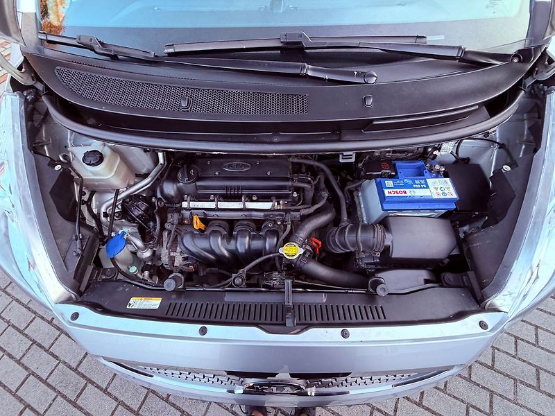 Kia Venga 1.6 Aut. Spirit, 1.Maj, Servis - fotka 23 z 24