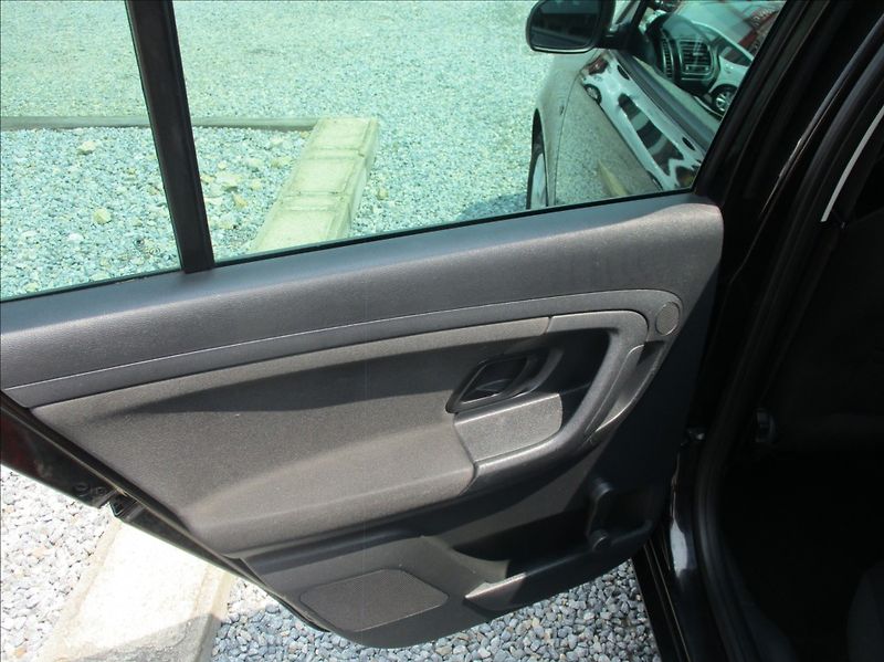 Škoda Fabia 1,2 TSI, aut. klima, servis, - fotka 10 z 32