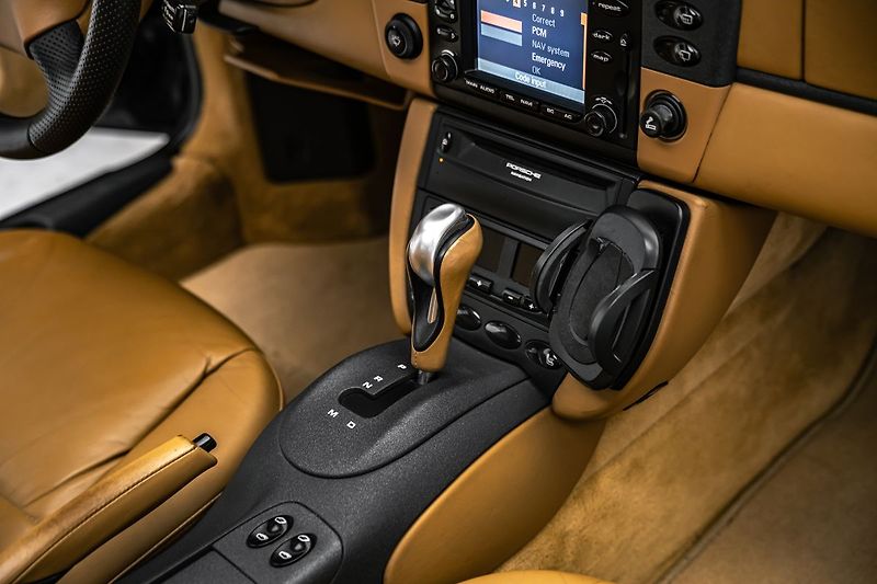 Porsche 911 911 Carrera 996 - fotka 14 z 19