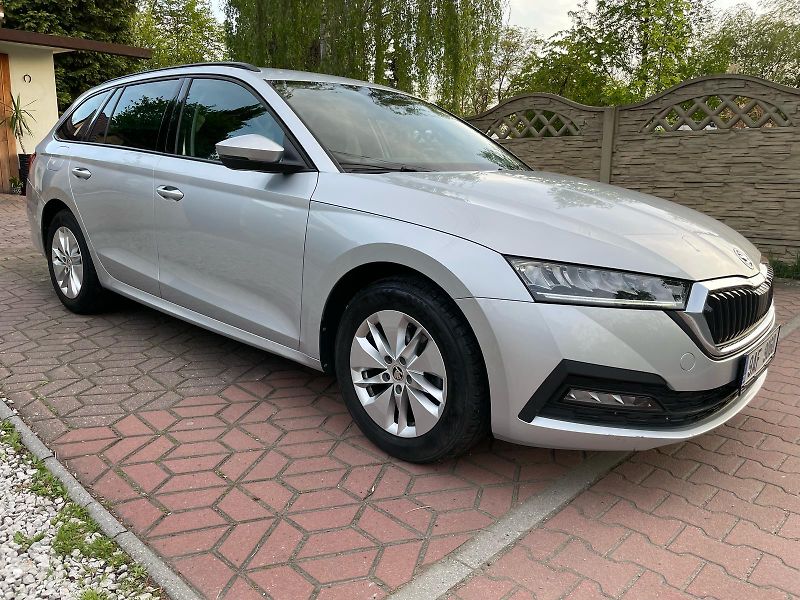 Škoda Octavia 1.5TSi 1.MAJ ČR NEBOUR. ZÁRUKA - fotka 1 z 20