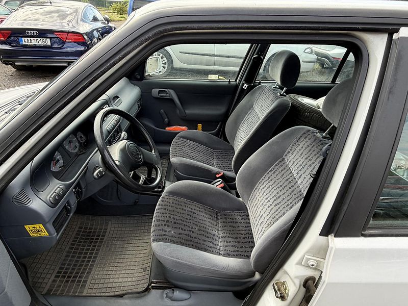 Škoda Felicia 1.3i - fotka 11 z 15