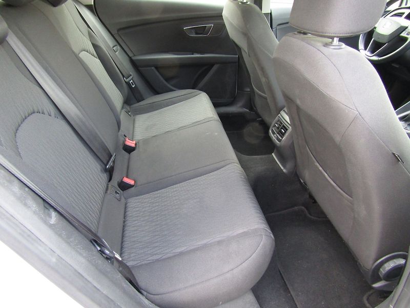 Seat Leon (2014) 16 TDI 77kW - fotka 25 z 35