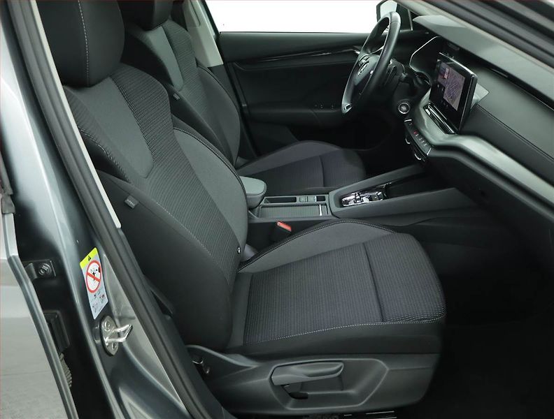 Škoda Octavia (2022) 2.0 TDI, Automat, Serv.kniha - fotka 9 z 16