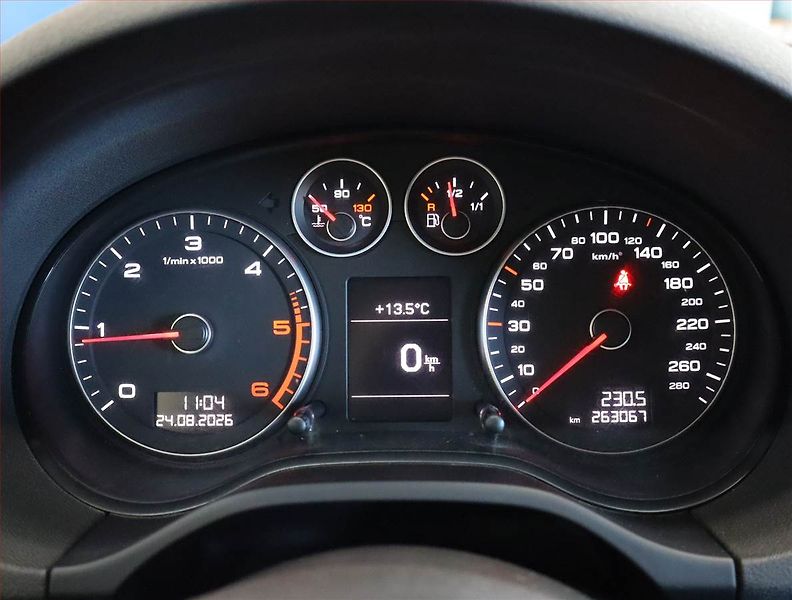 Audi A3 (2009) Ambition 2.0 TDI - fotka 11 z 18
