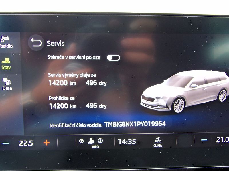 Škoda Octavia 2.0TDI DSG Style Virtual ACC - fotka 11 z 30