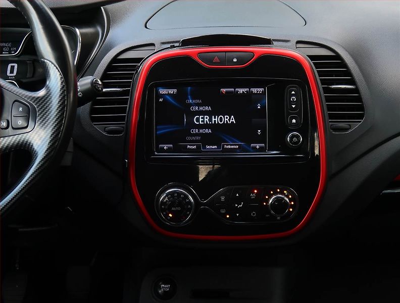 Renault Captur (2017) 1.2 TCe, Kůže, Tempomat - fotka 12 z 18
